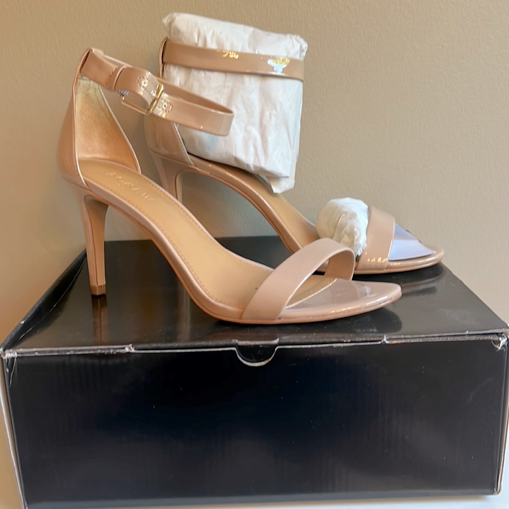 Patent leather sandal